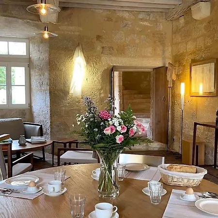 فيلة Chateau Au Coeur Du Vignoble Bordelais Francs