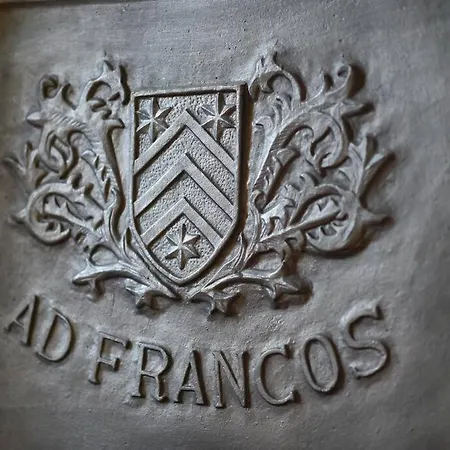 Chateau Au Coeur Du Vignoble Bordelais فيلة Francs